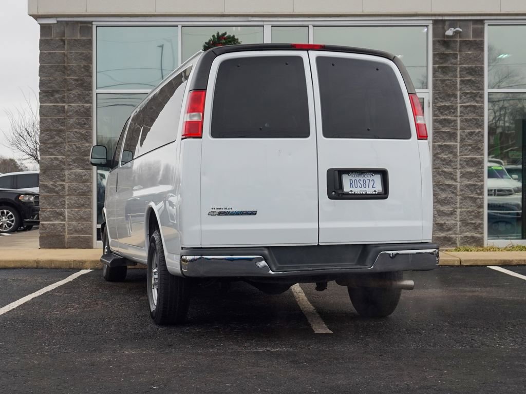 Used 2020 Chevrolet Express 3500 LT w/ LT Preferred Equipment Group image 5