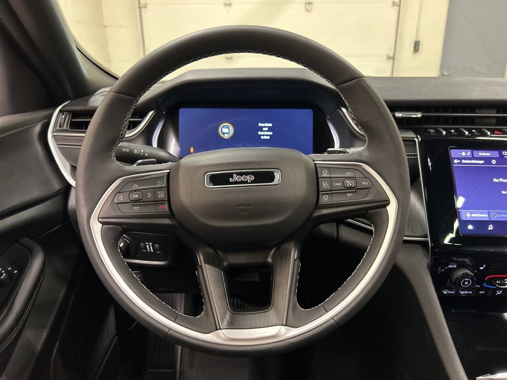 Used 2024 Jeep Grand Cherokee Altitude AWD/4WD image 17
