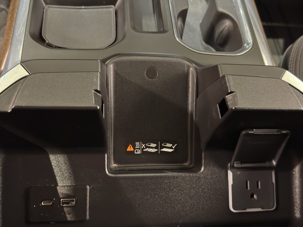 Used 2023 Chevrolet Silverado 1500 High Country w/ High Country Premium Package image 35