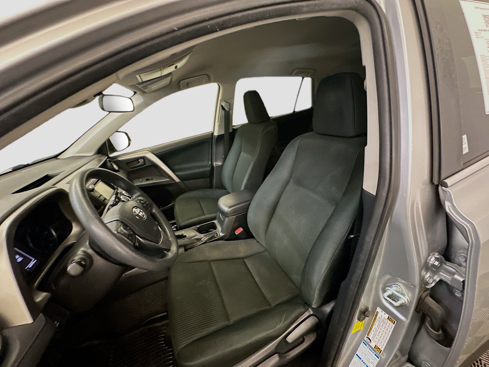 Used 2018 Toyota RAV4 LE w/ All Weather Liner Package AWD/4WD image 13