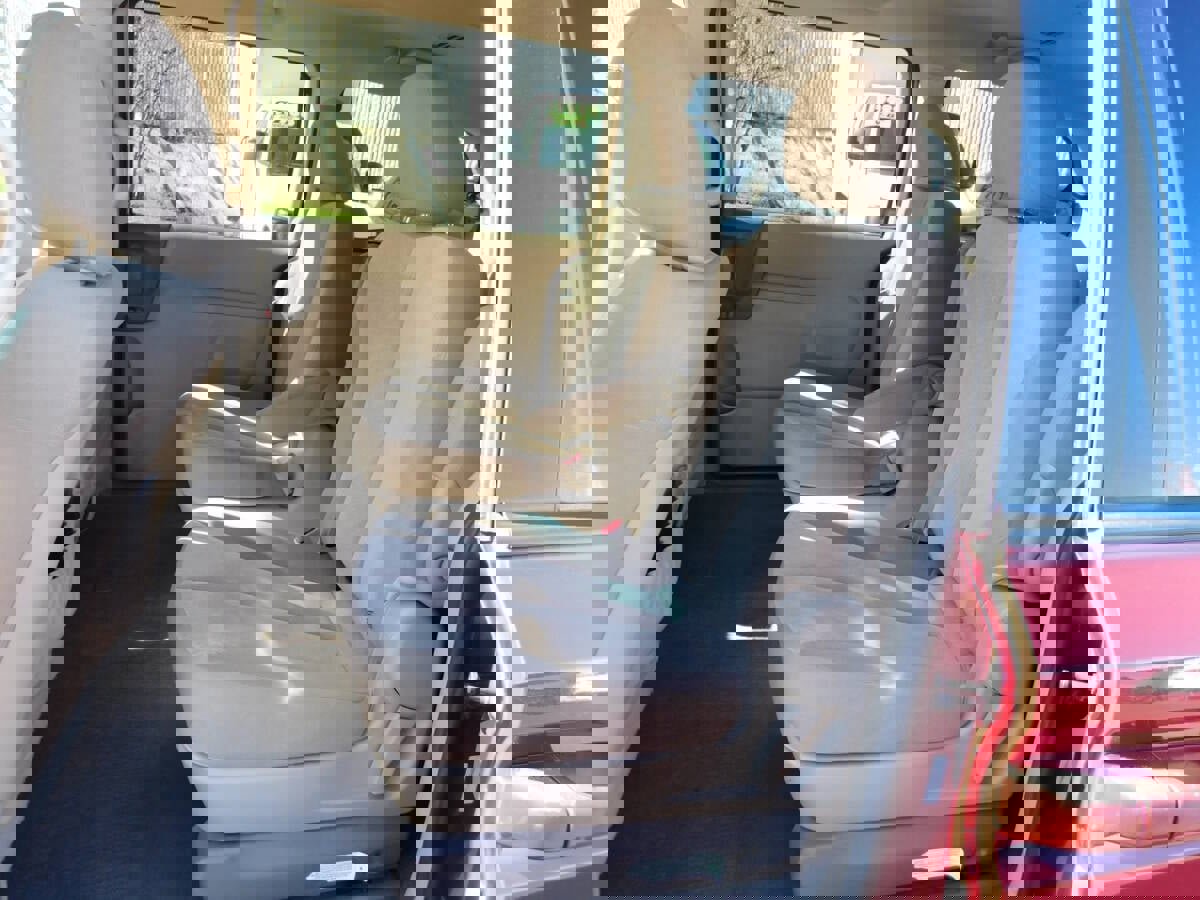 Used 2012 Kia Sedona LX image 7