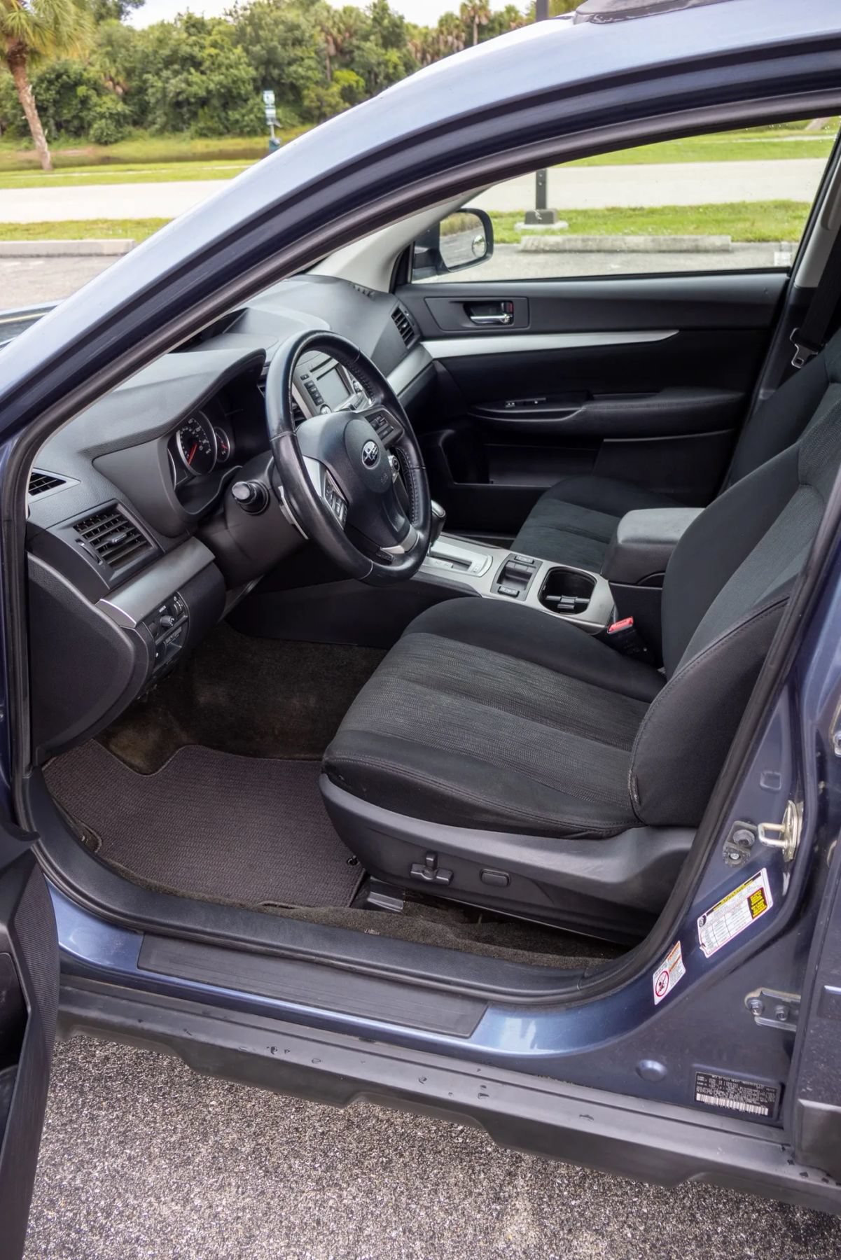 Used 2014 Subaru Outback 2.5i Premium w/ Popular Package #1B AWD/4WD image 28