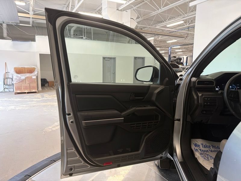 Certified 2025 Toyota Tacoma SR5 AWD/4WD image 14