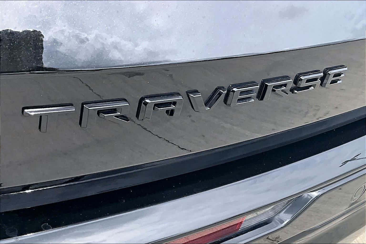 Used 2025 Chevrolet Traverse RS w/ LPO, Floor Liner Package FWD image 29