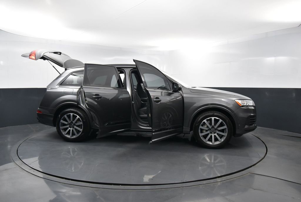 Used 2022 Audi Q7 2.0T Premium Plus AWD/4WD image 39