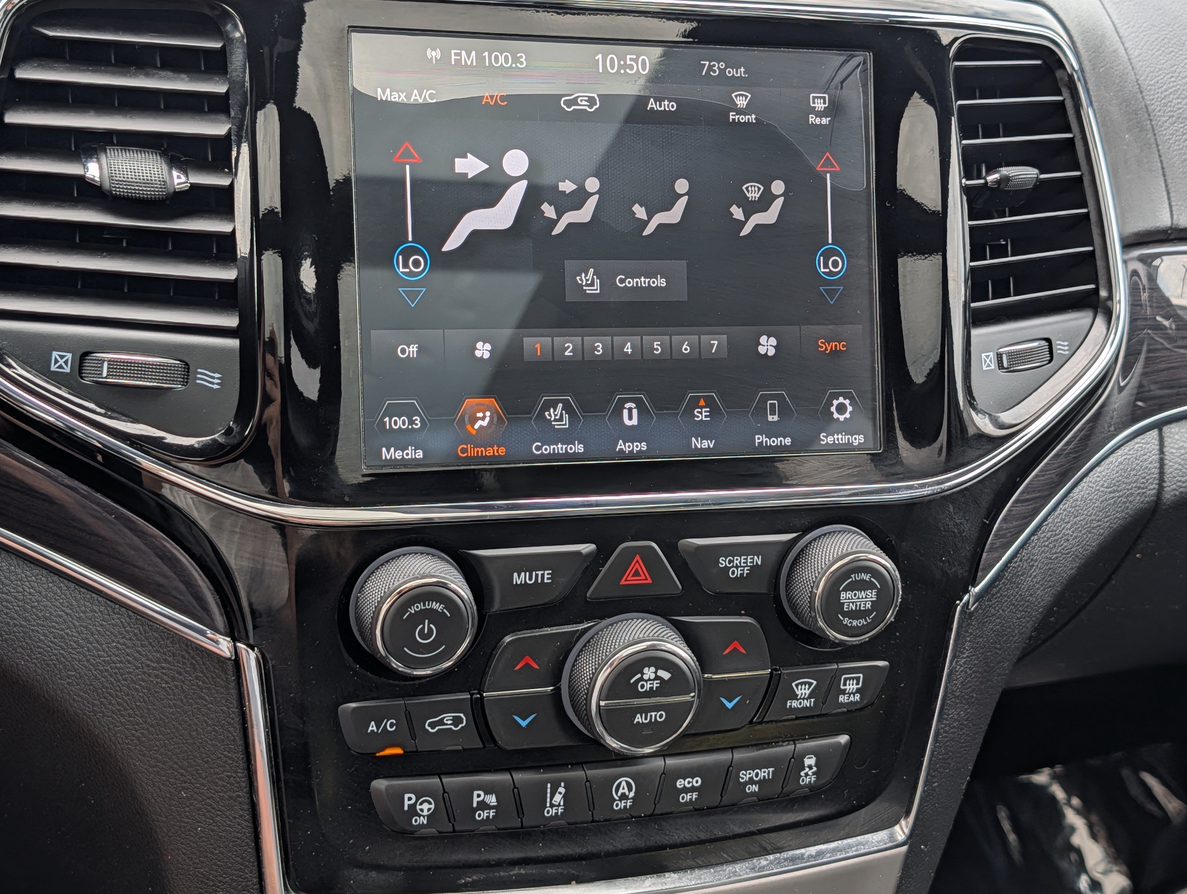 Used 2019 Jeep Grand Cherokee Overland AWD/4WD image 23