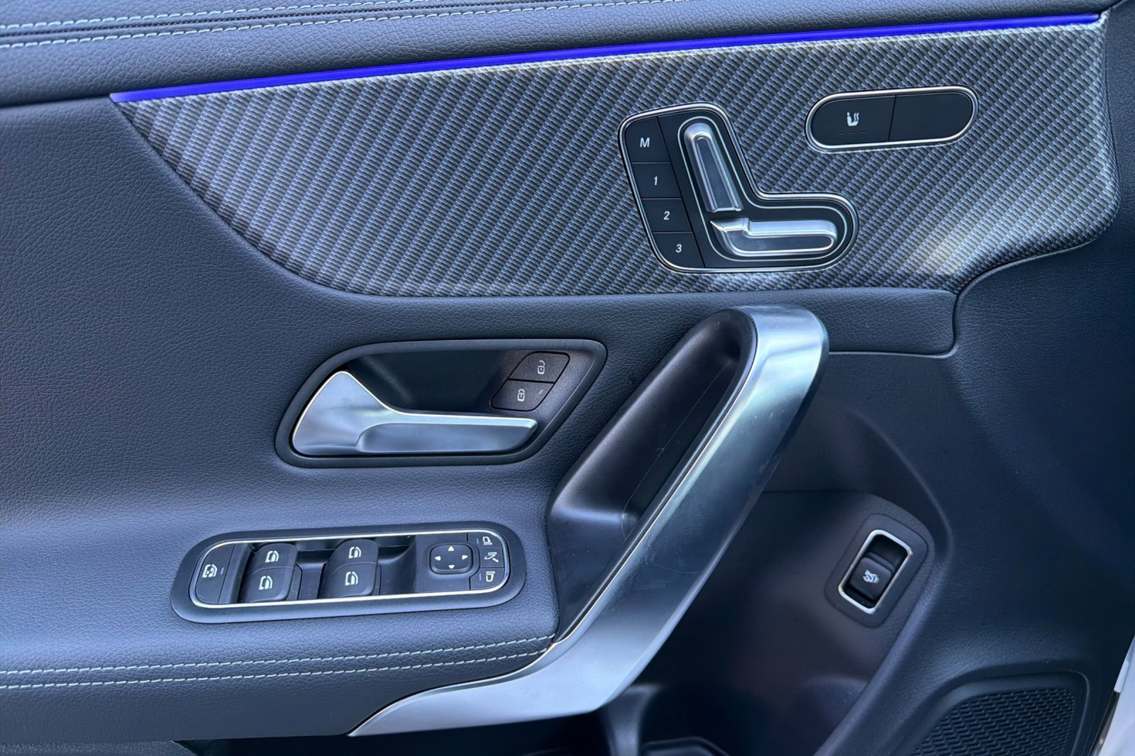 Certified 2025 Mercedes-Benz CLA 250 4MATIC image 11