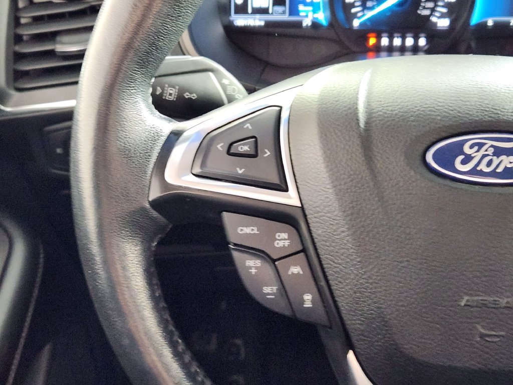 Used 2022 Ford Edge Titanium w/ Equipment Group 301A AWD/4WD image 18