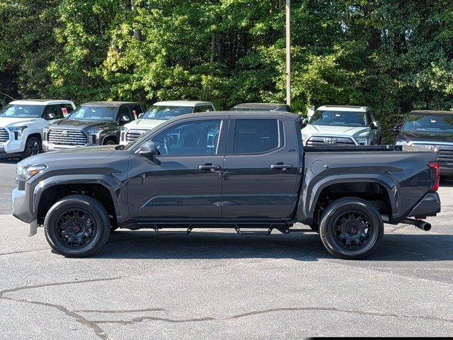 Used 2025 Toyota Tacoma SR5 AWD/4WD image 4