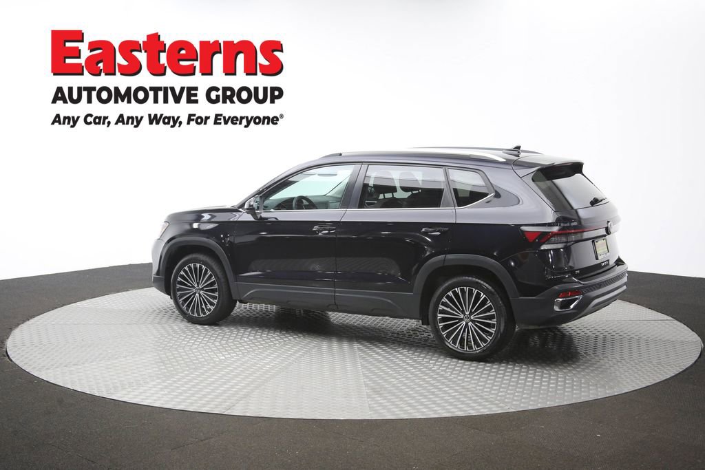 Used 2025 Volkswagen Taos SE FWD image 64
