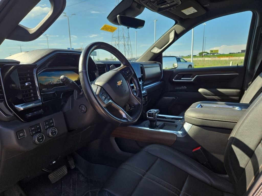 Used 2022 Chevrolet Silverado 1500 High Country w/ High Country Premium Package AWD/4WD image 12