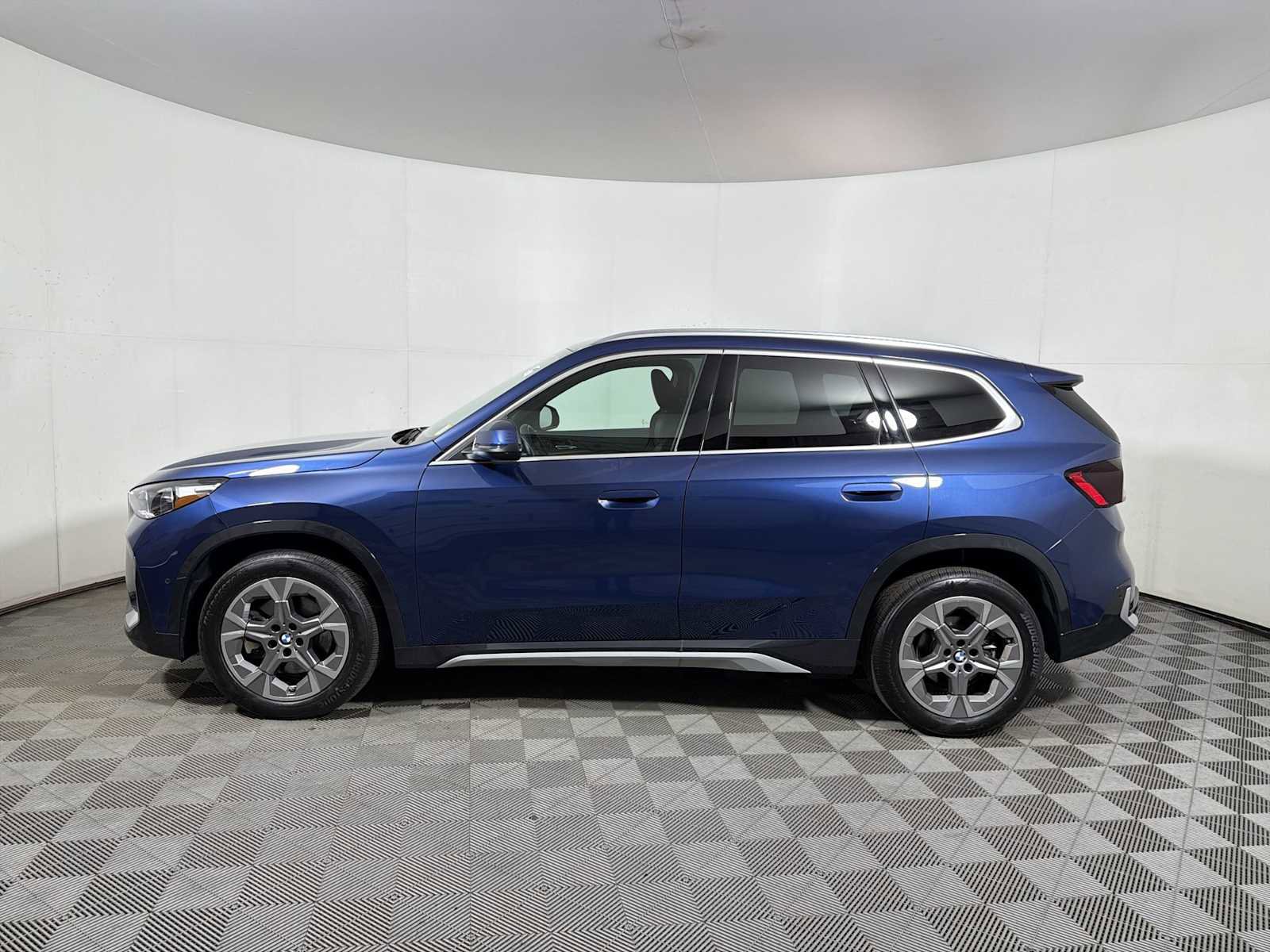 Used 2025 BMW X1 xDrive28i w/ Convenience Package image 4