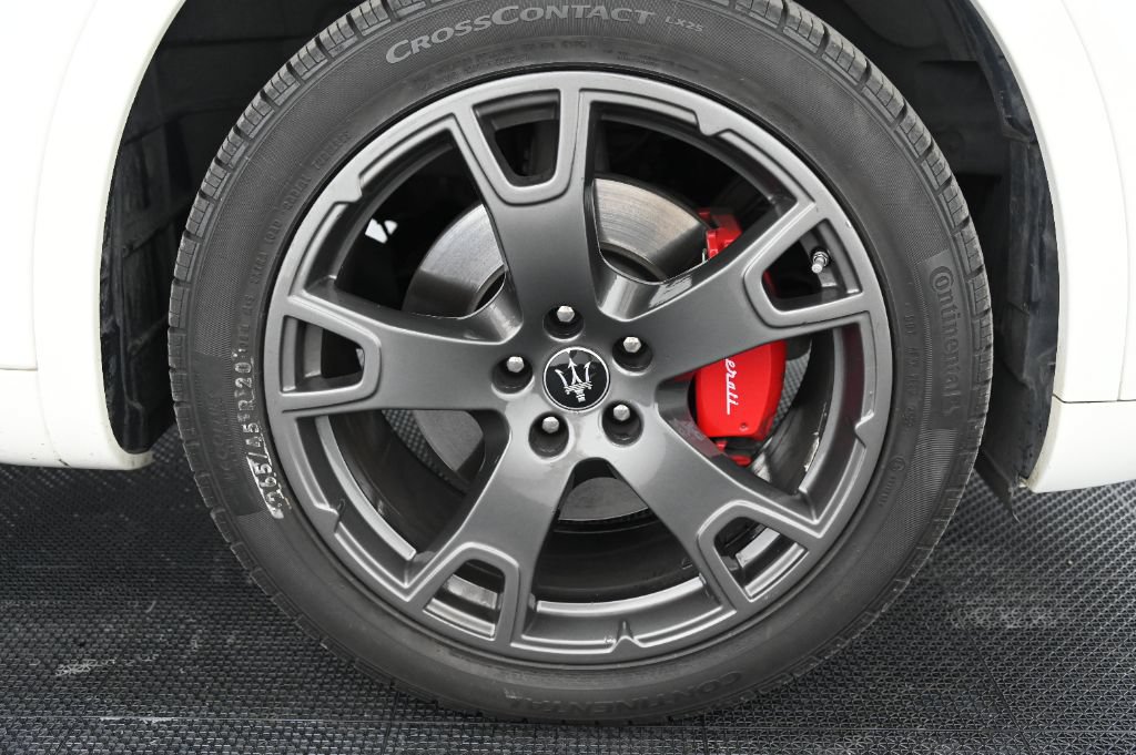 Used 2021 Maserati Levante AWD/4WD image 53