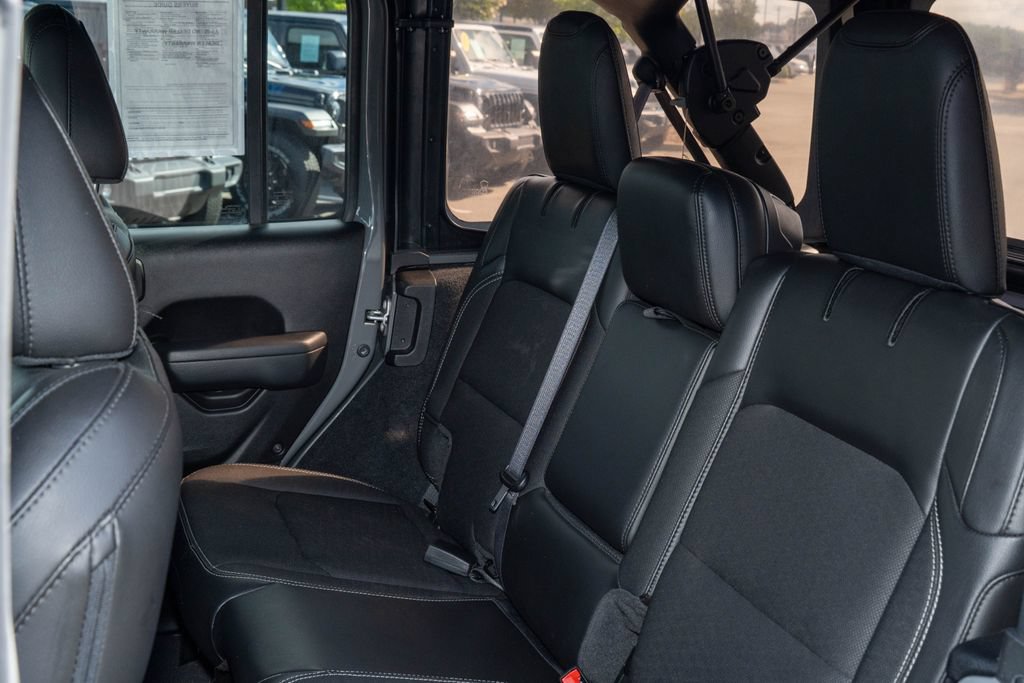 Used 2023 Jeep Wrangler Unlimited Sport AWD/4WD image 17