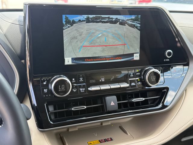 Used 2025 Toyota Highlander Limited FWD image 20