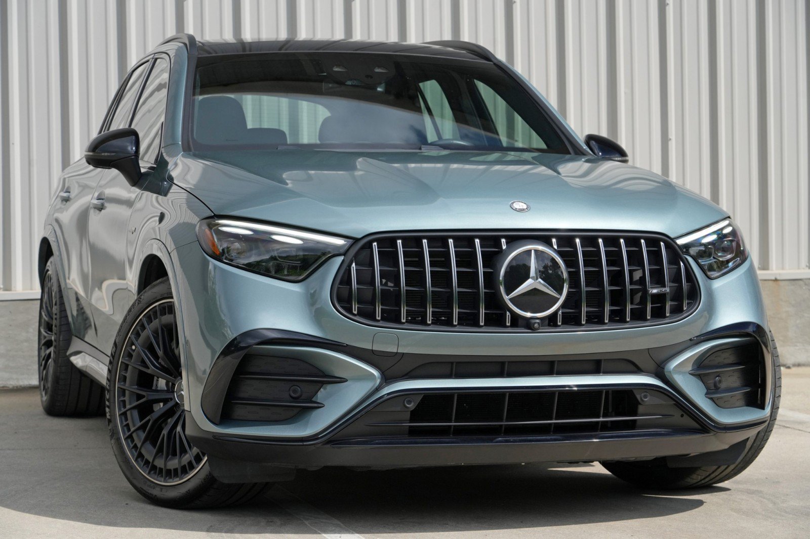 Used 2025 Mercedes-Benz GLC 43 AMG 4MATIC image 4