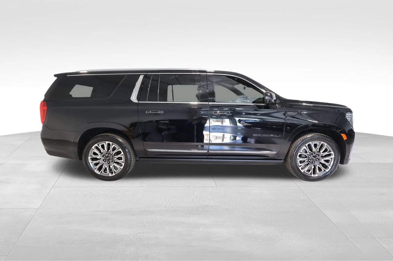 Used 2024 GMC Yukon XL Denali Ultimate AWD/4WD image 5