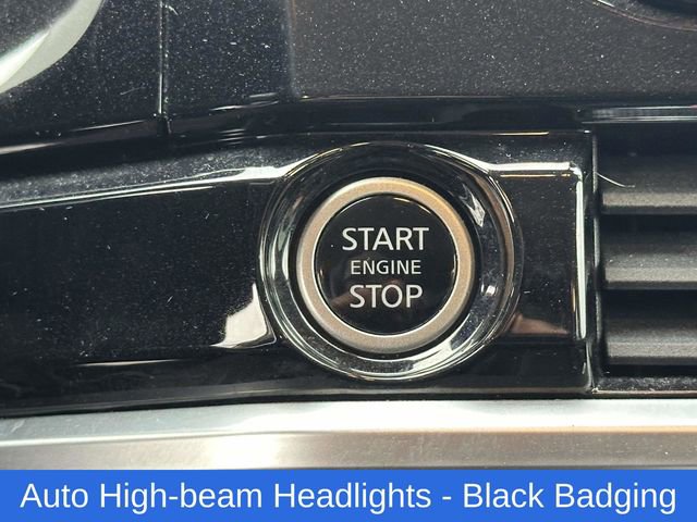 Used 2022 Nissan Pathfinder SV w/ SV Black Package image 10