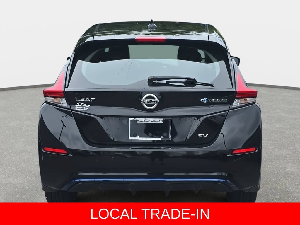 Used 2022 Nissan Leaf SV w/ SV Technology Package FWD image 6