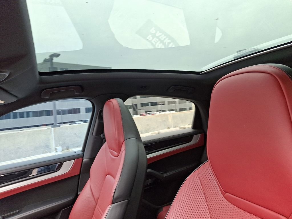 Used 2024 Porsche Cayenne S image 16