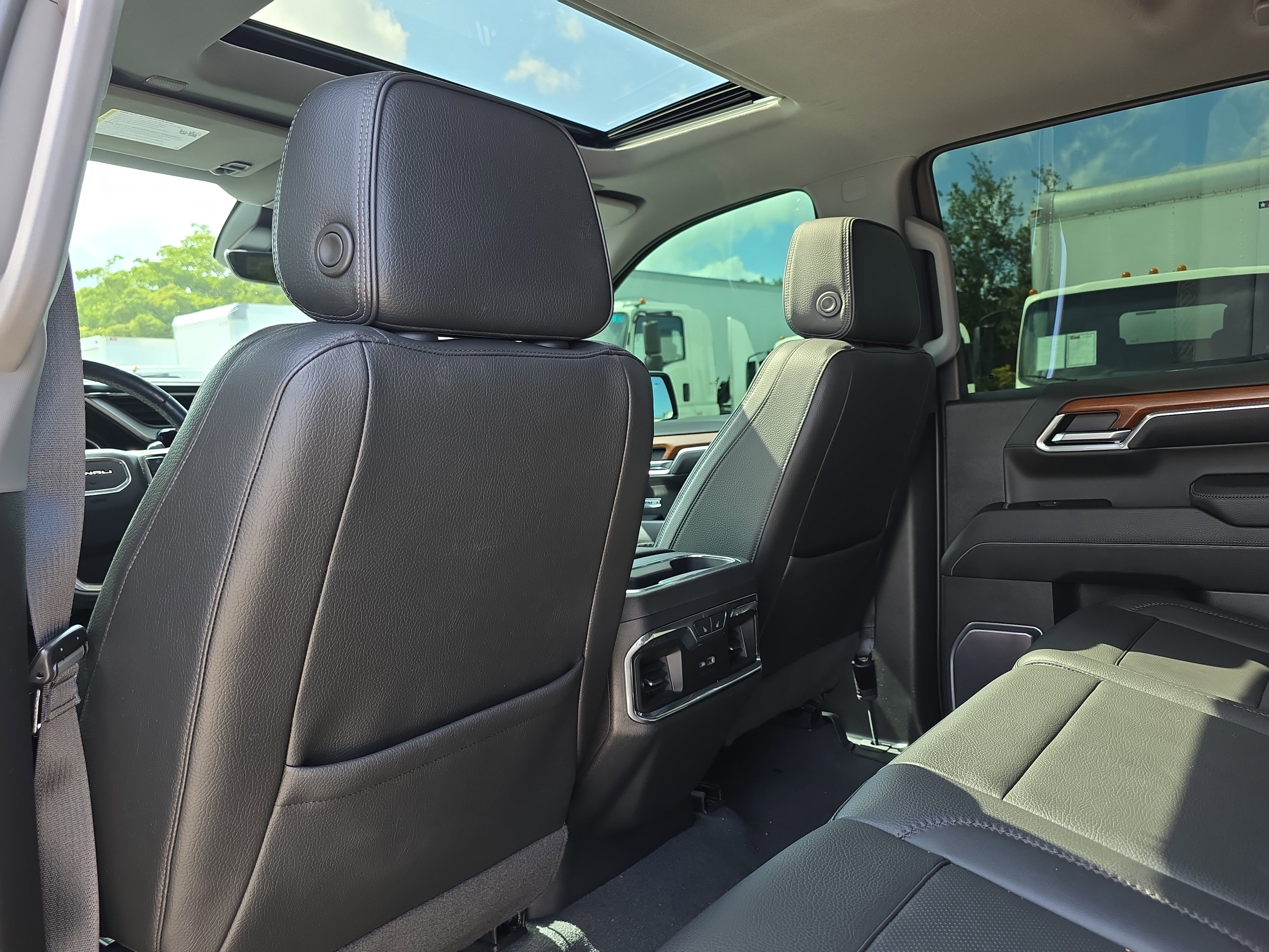 Used 2022 GMC Sierra 1500 Denali w/ Denali Reserve Package AWD/4WD image 15