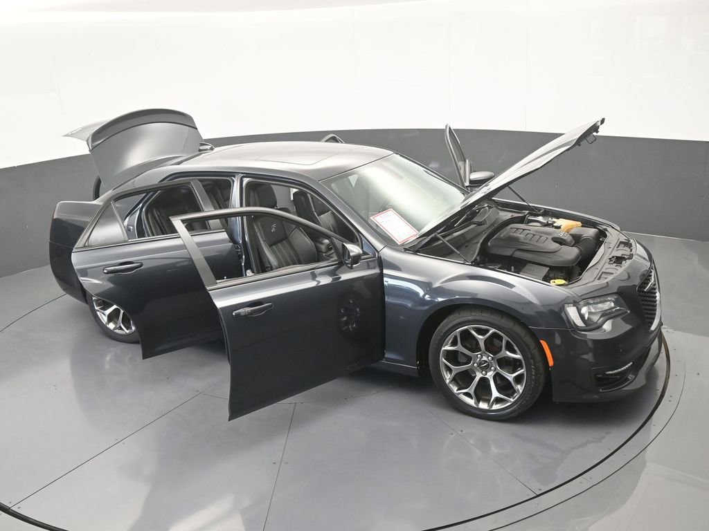 Used 2018 Chrysler 300 S w/ 300S Premium Group RWD image 71
