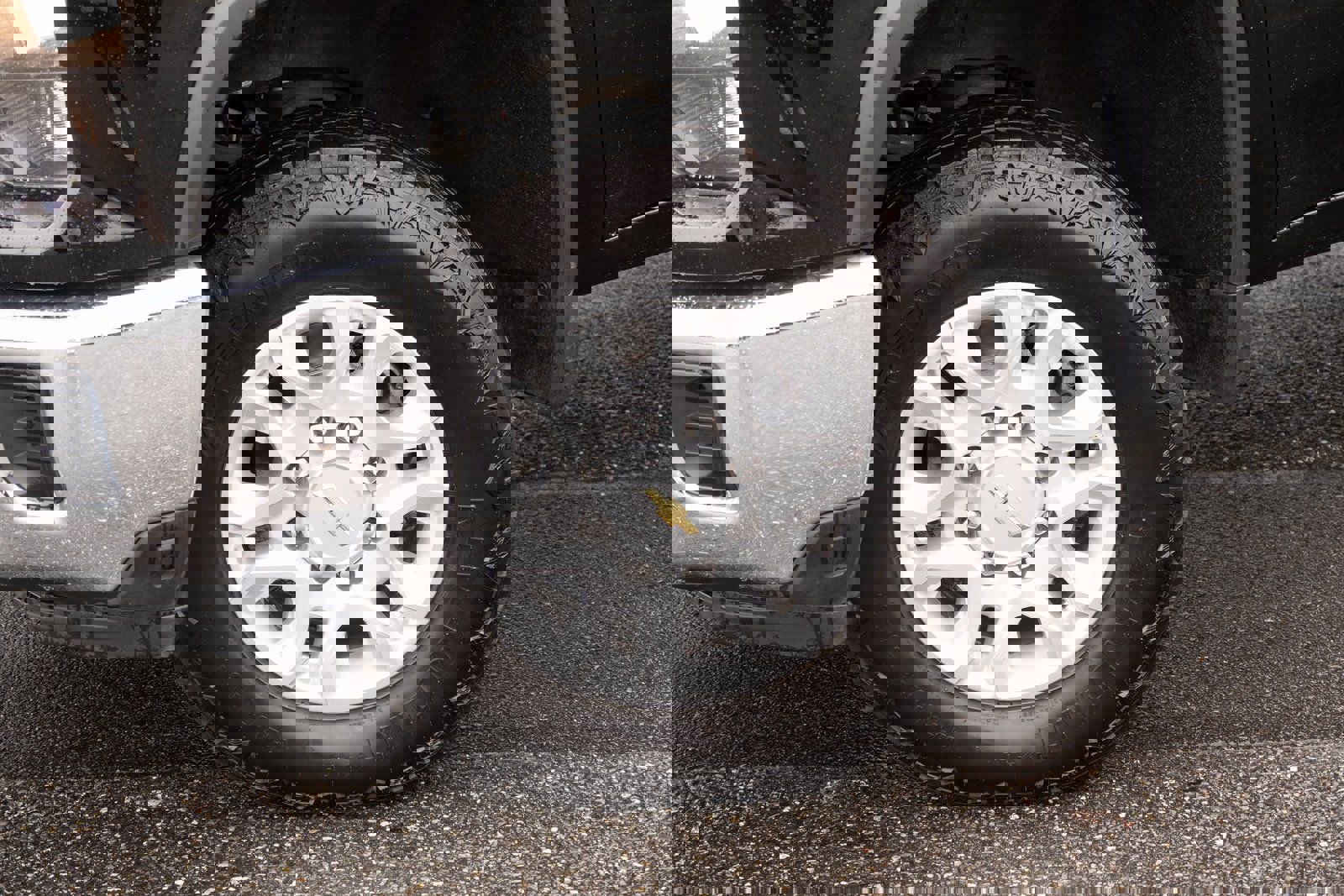 Used 2024 Chevrolet Silverado 3500 LT image 17