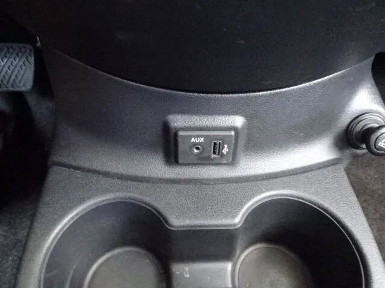 Used 2018 Nissan Versa SV image 35