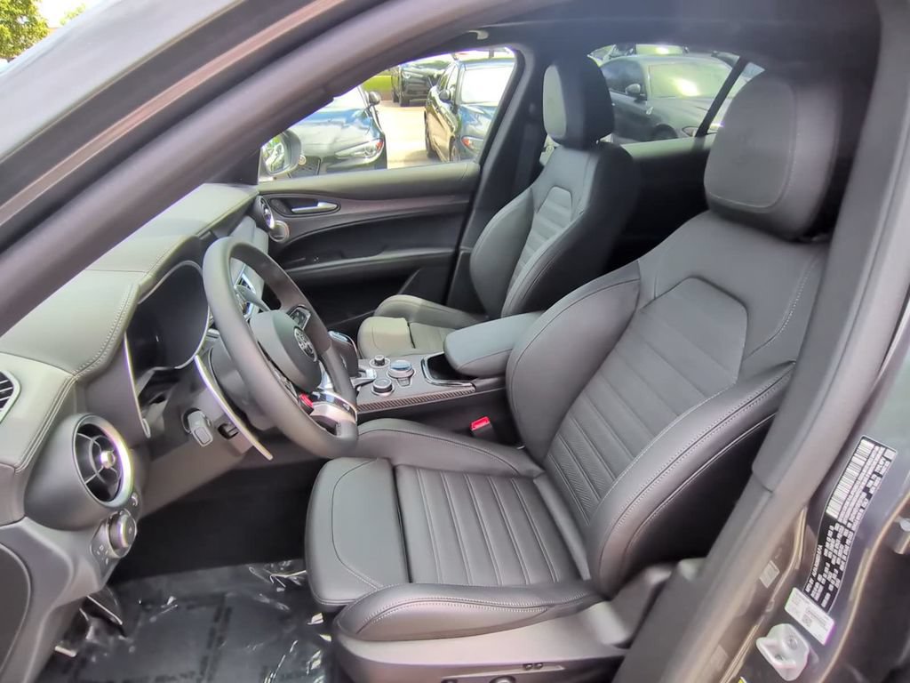 Used 2024 Alfa Romeo Stelvio Quadrifoglio AWD/4WD image 37