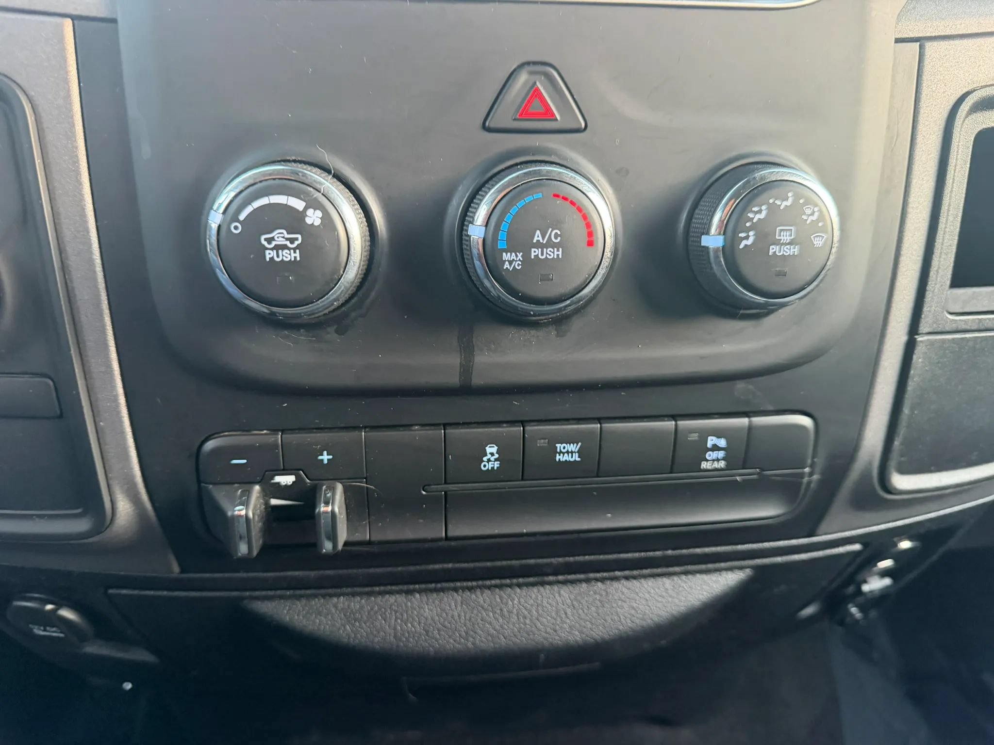 Used 2016 RAM 2500 Tradesman w/ Chrome Appearance Group AWD/4WD image 44