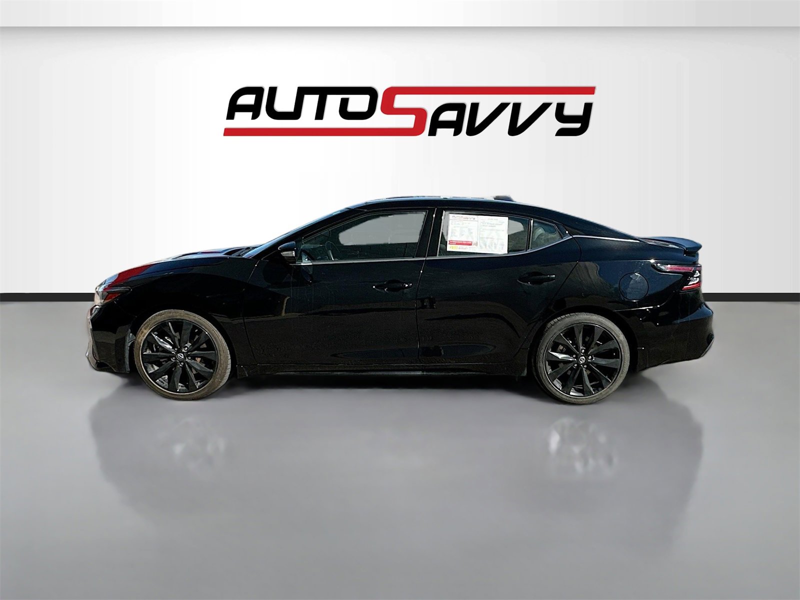 Used 2023 Nissan Maxima SR w/ Sport Mat Group image 4