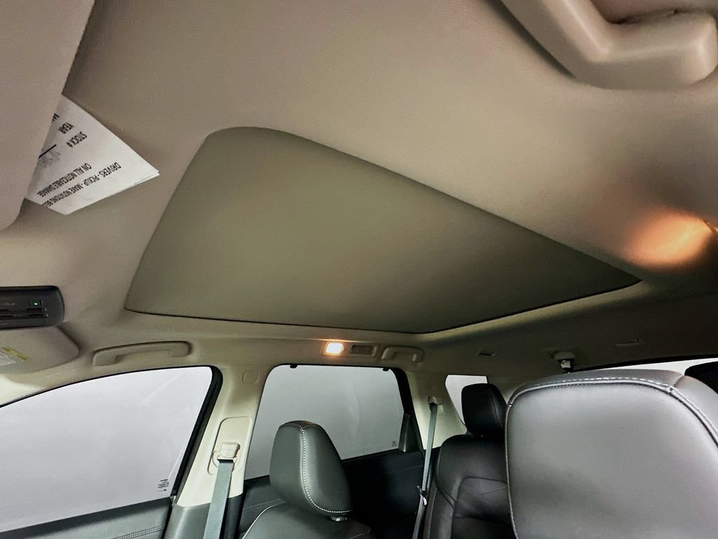 Certified 2025 Nissan Pathfinder Platinum AWD/4WD image 32