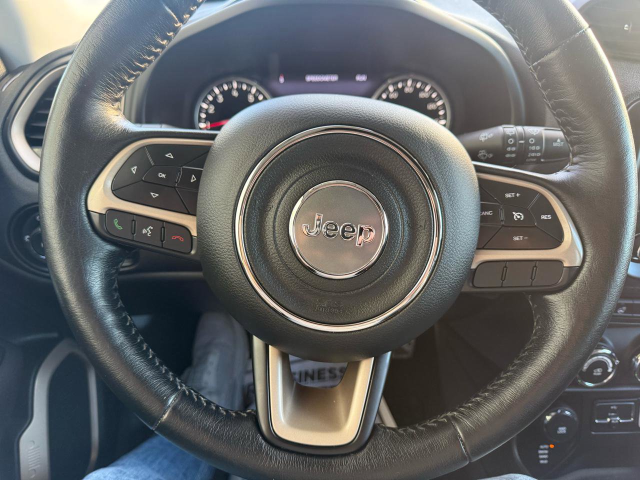 Used 2017 Jeep Renegade Latitude image 23