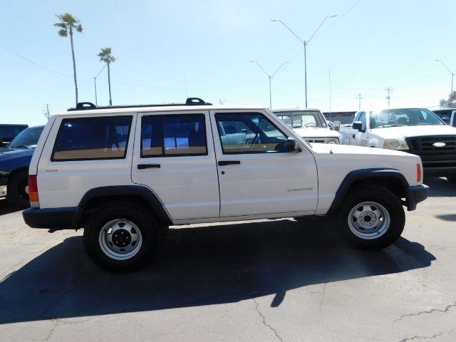 Used 2000 Jeep Cherokee SE image 8