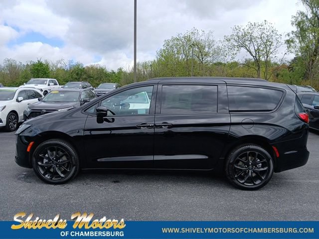 New 2027 Chrysler Pacifica Limited w/ S Appearance Package AWD/4WD image 3