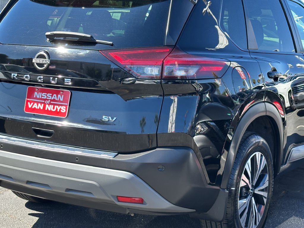 Used 2023 Nissan Rogue SV FWD image 8