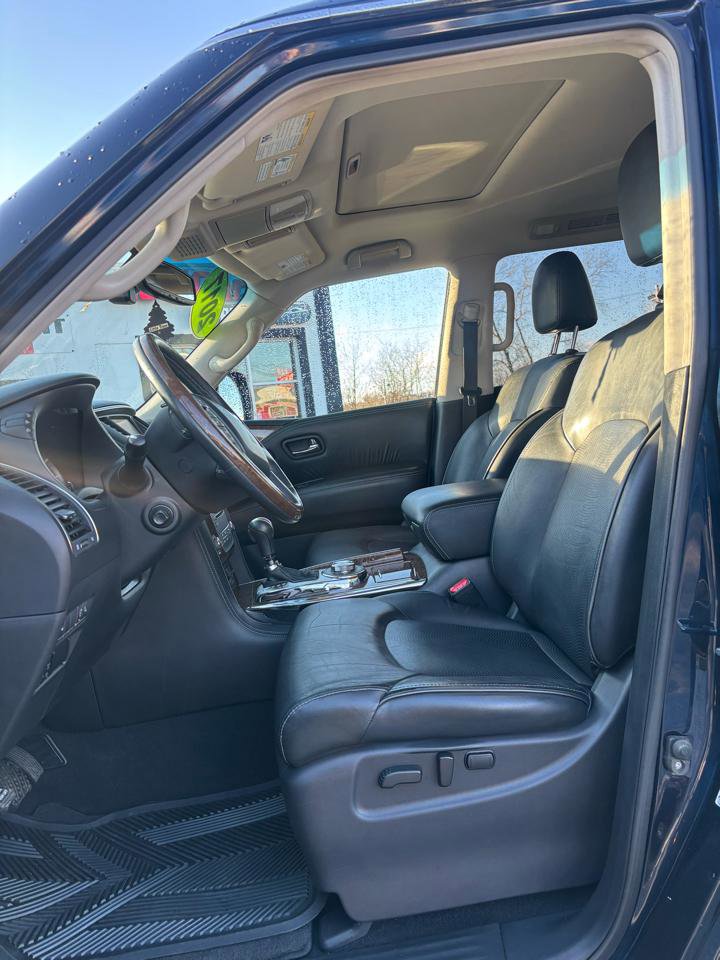 Used 2017 INFINITI QX80 4WD w/ Driver Assistance Package image 8