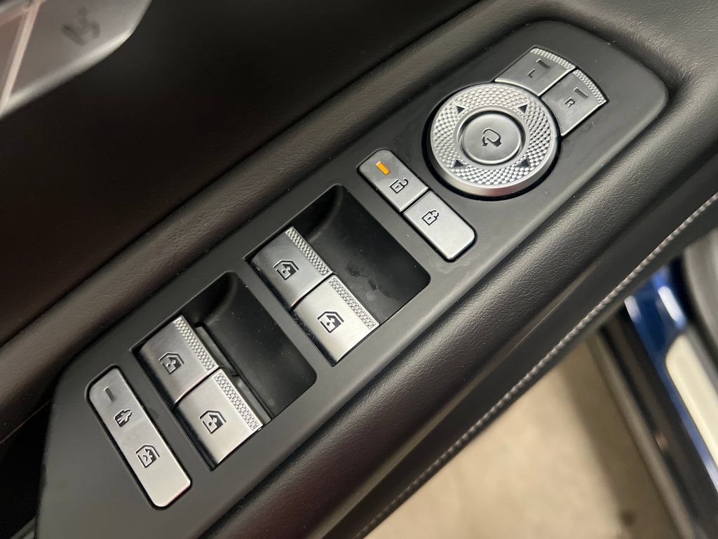 Used 2025 Genesis GV80 2.5T Standard AWD/4WD image 14
