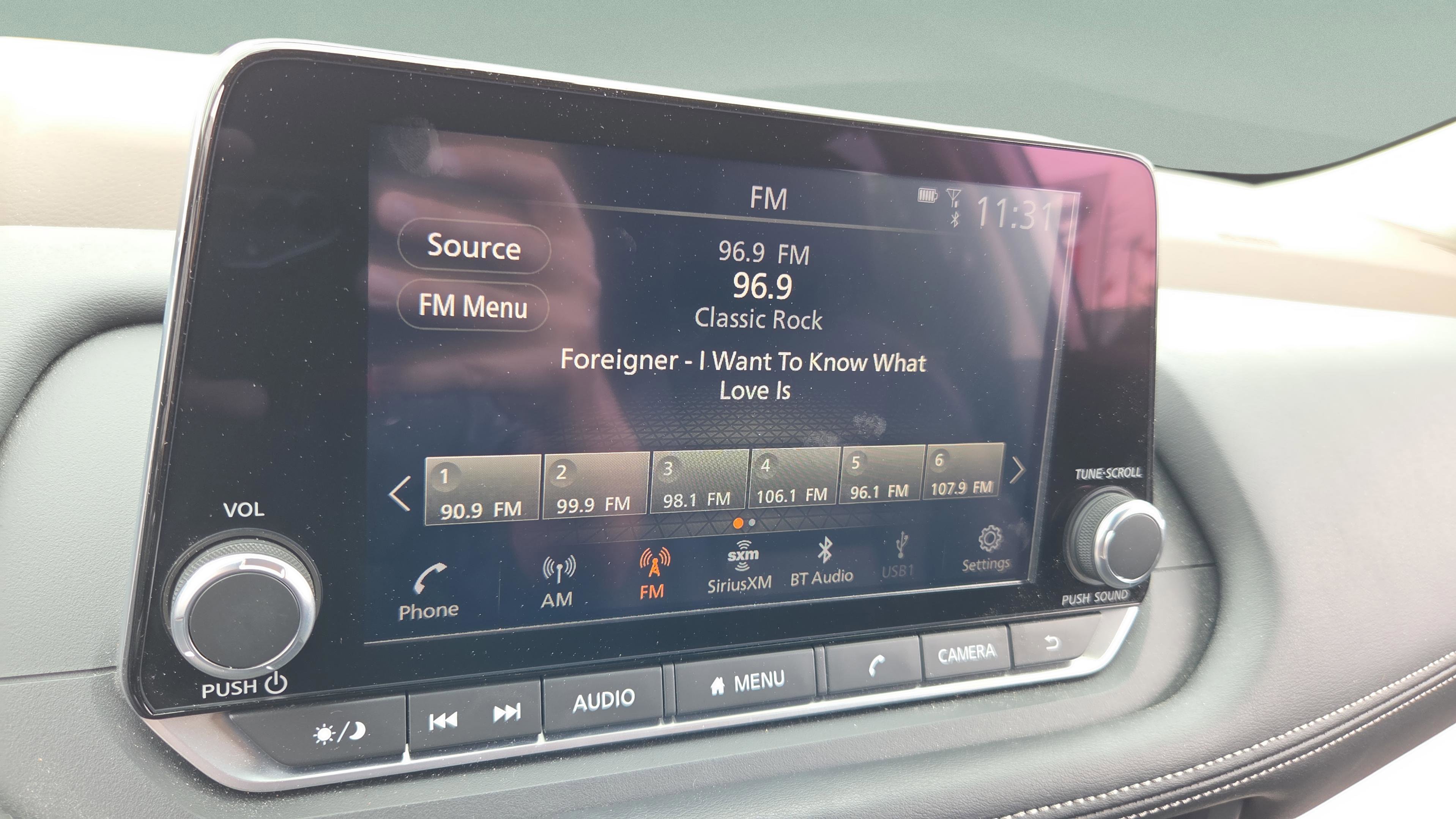 Used 2023 Nissan Rogue SV w/ SV Premium B Package image 19