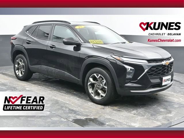 Used 2025 Chevrolet Trax LT image 1