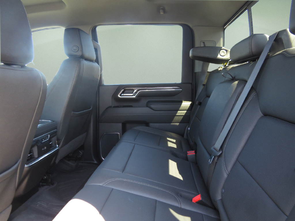 Used 2024 Chevrolet Silverado 2500 LTZ w/ LTZ Plus Package AWD/4WD image 14