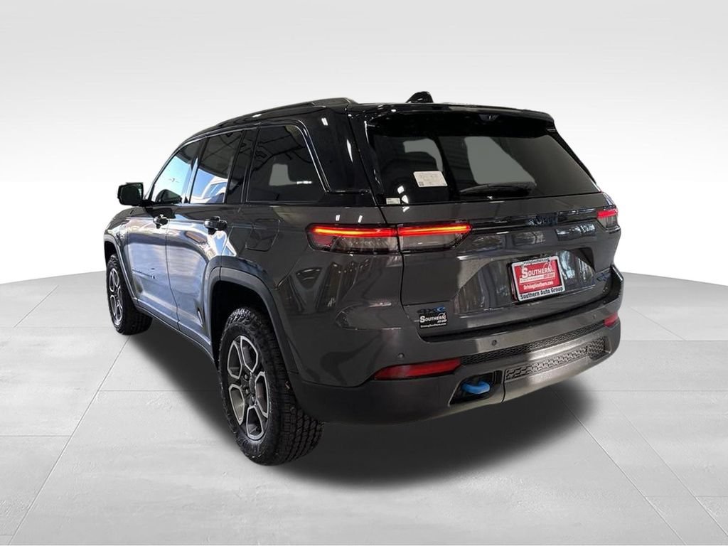New 2024 Jeep Grand Cherokee Trailhawk w/ Advanced Protech Group II AWD/4WD image 8