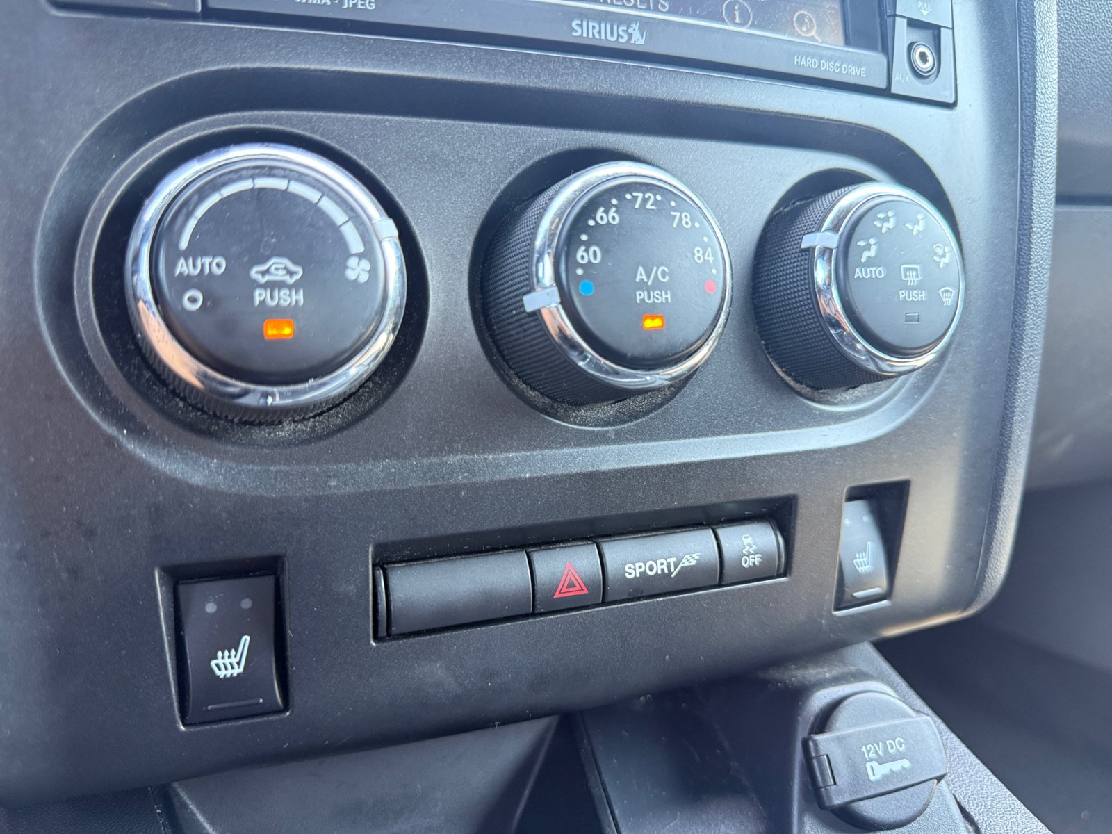 Used 2014 Dodge Challenger R/T RWD image 18