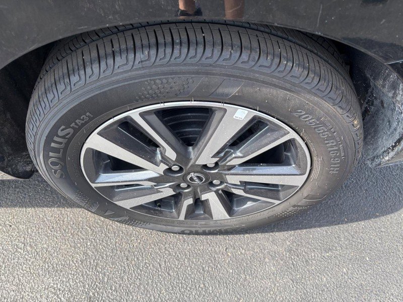 Used 2025 Nissan Versa SV FWD image 7