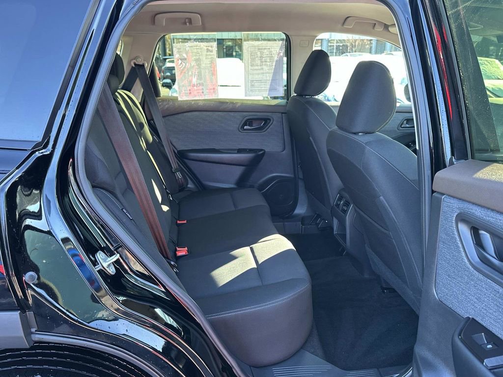 Used 2023 Nissan Rogue S image 27