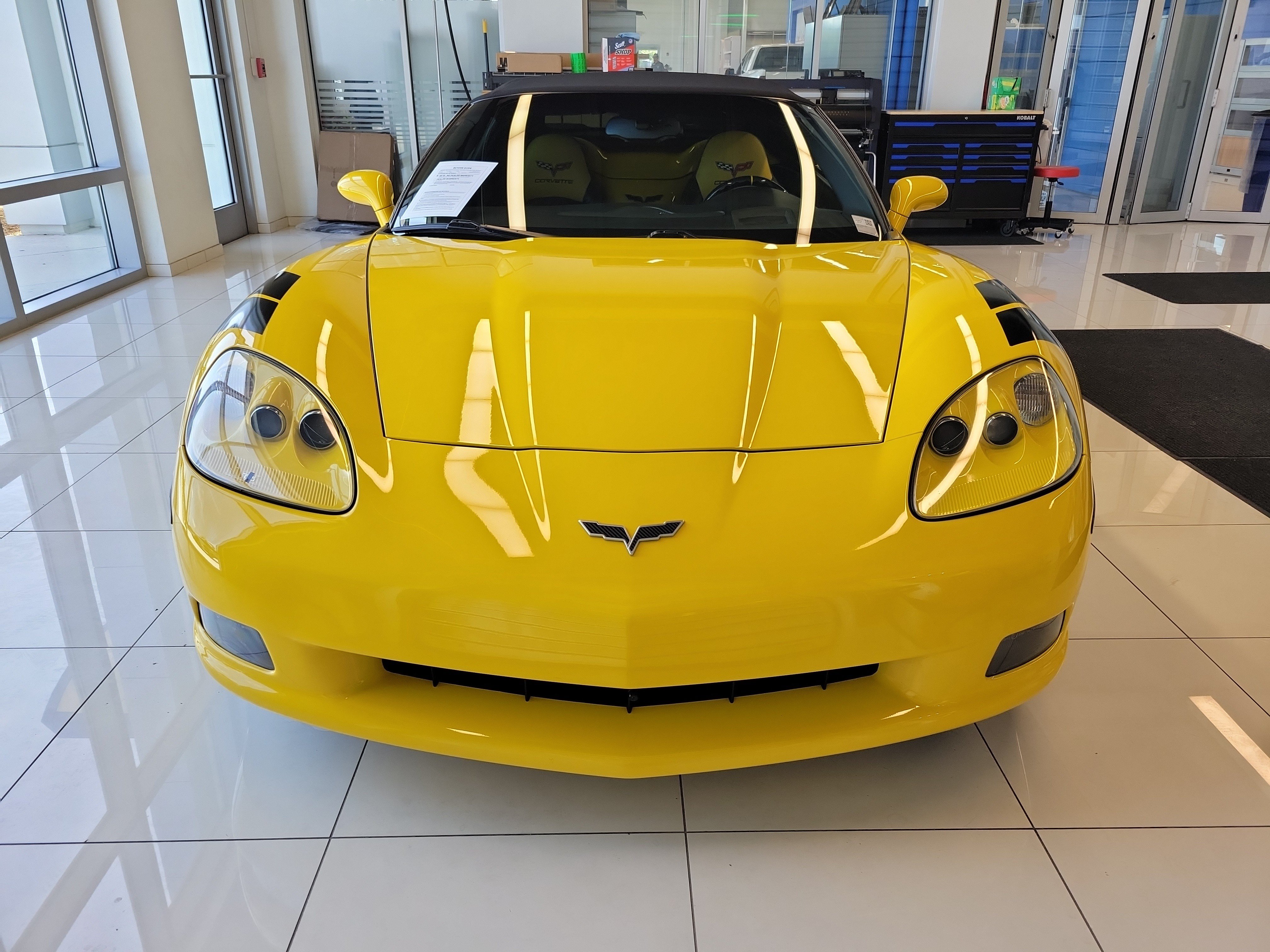 Used 2006 Chevrolet Corvette Convertible w/ Preferred Equipment Group RWD image 2