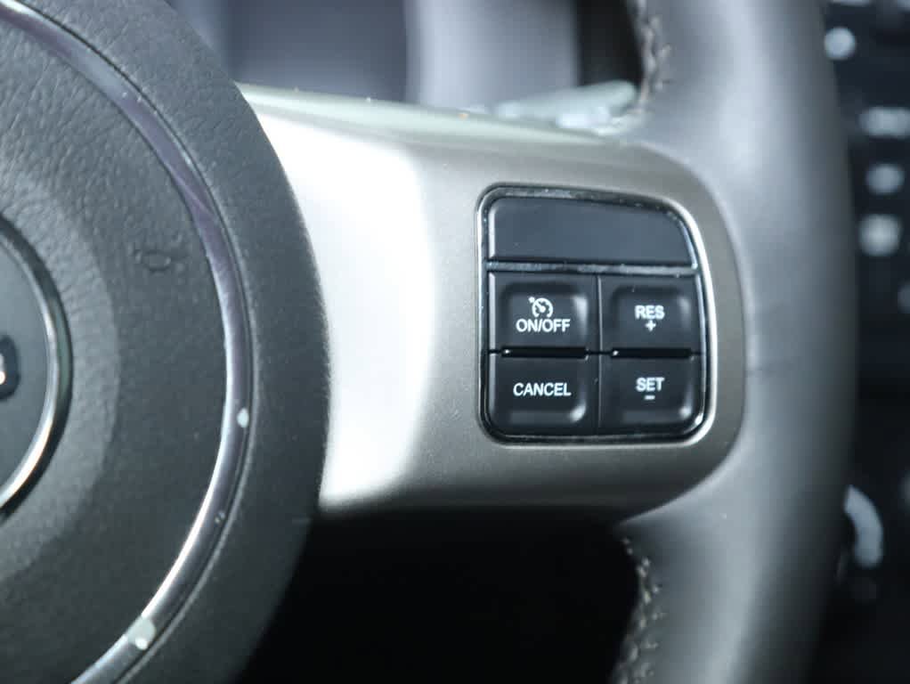 Used 2014 Jeep Patriot High Altitude FWD image 23