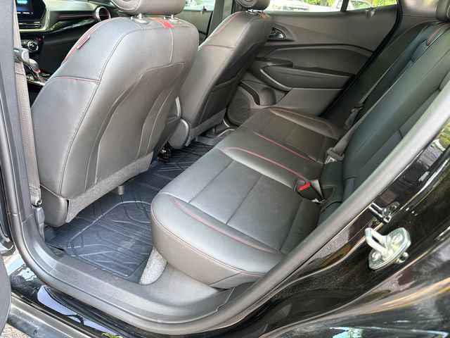 Used 2025 Chevrolet Trax RS w/ Sunroof Package FWD image 20