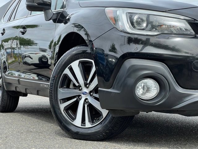 Used 2018 Subaru Outback 2.5i Limited AWD/4WD image 2