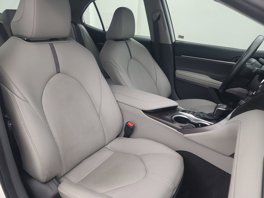 Used 2024 Toyota Camry XLE w/ Cold Weather Package image 17